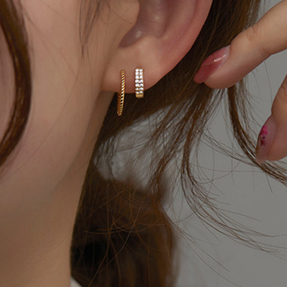 Twisted Pattern Mini Round Earrings
